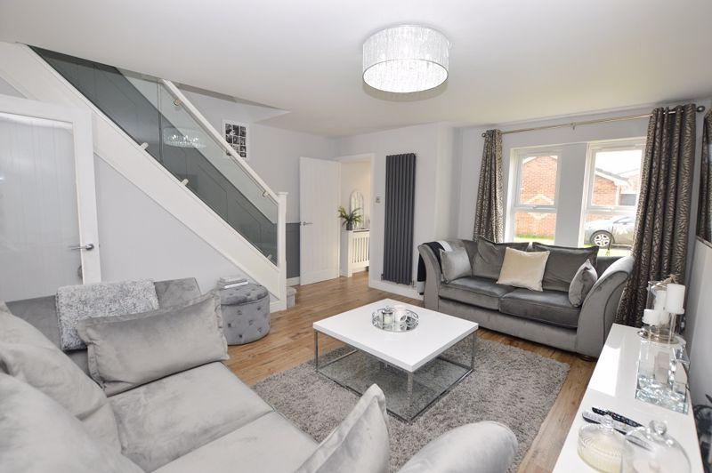 Chandler Way, Lowton, Warrington, WA3 2LR 3 bed semidetached house £
