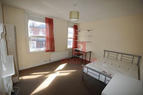 6 bedroom house to rent, Hessle Place, Leeds LS6
