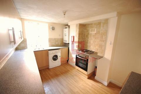 6 bedroom house to rent, Hessle Place, Leeds LS6