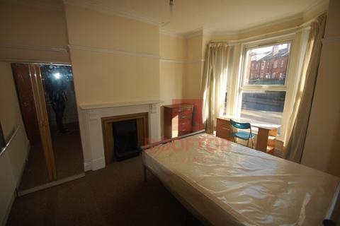 6 bedroom house to rent, Hessle Place, Leeds LS6