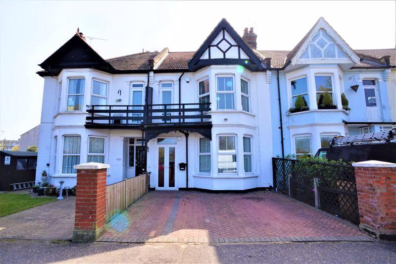 Shaftesbury Avenue, SouthendOnSea 4 bed detached house £1,875 pcm