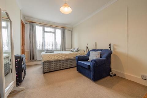83 Cotlandswick, London Colney, St Albans, AL2 1EQ