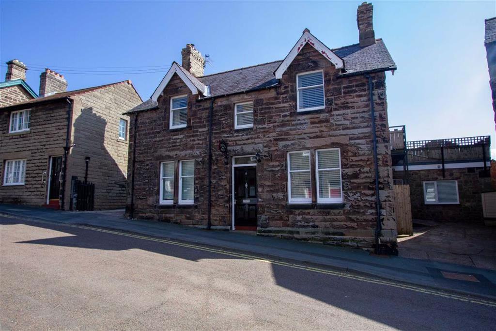 Glendale Road, Wooler, Northumberland, NE71 4 bed detached house £275,000
