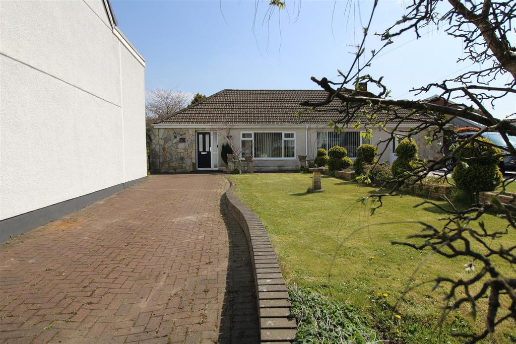 Main Road, Neath 3 bed semidetached bungalow £210,000