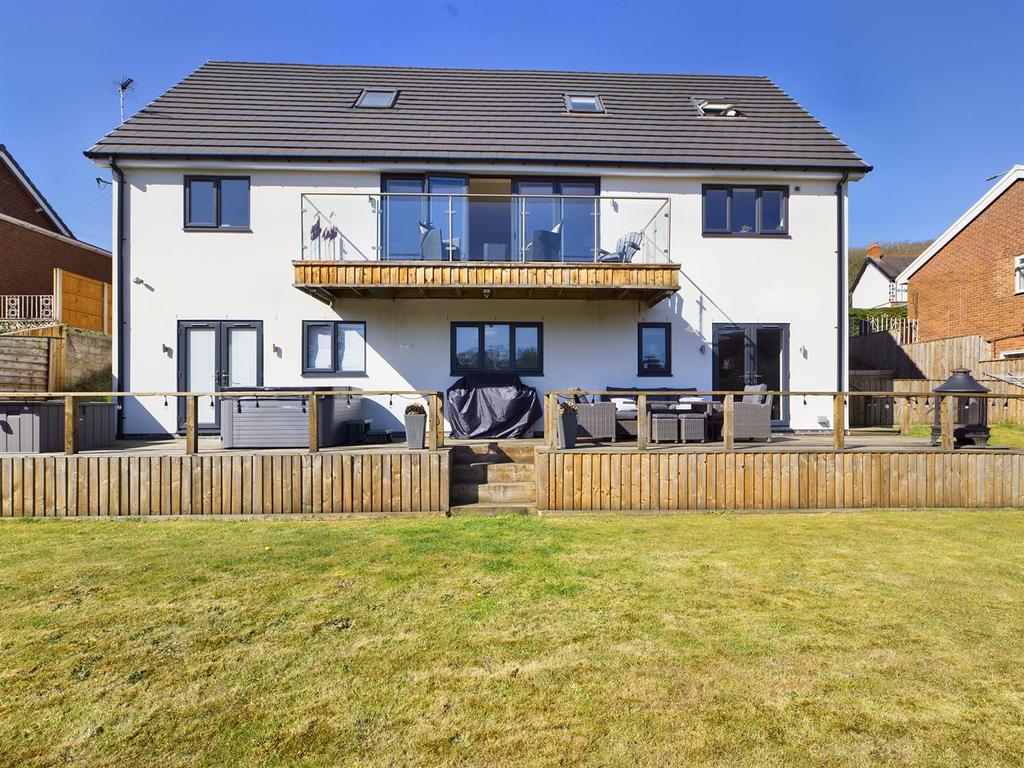 Hawarden Road, Caergwrle, Wrexham 5 bed detached house £500,000