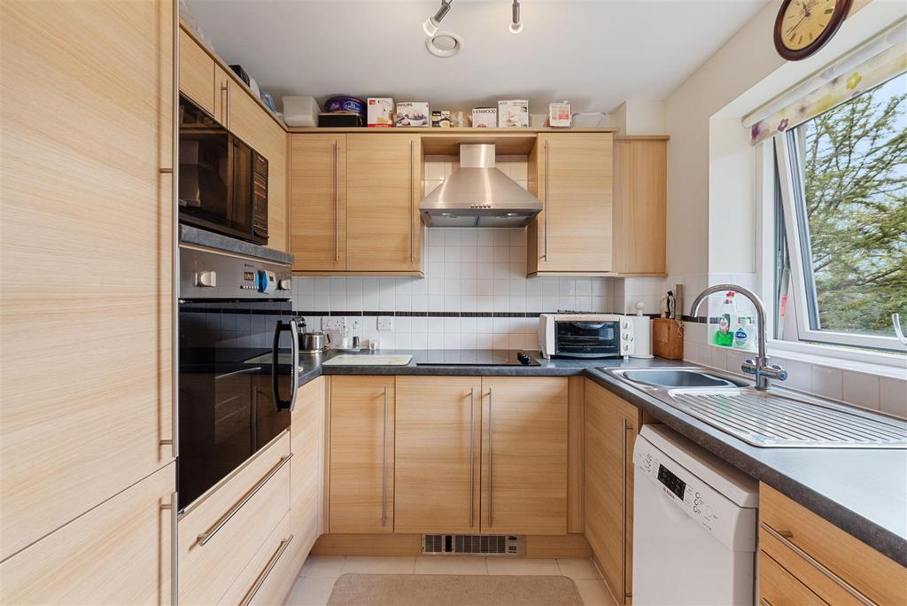 Kitchen (1).jpg