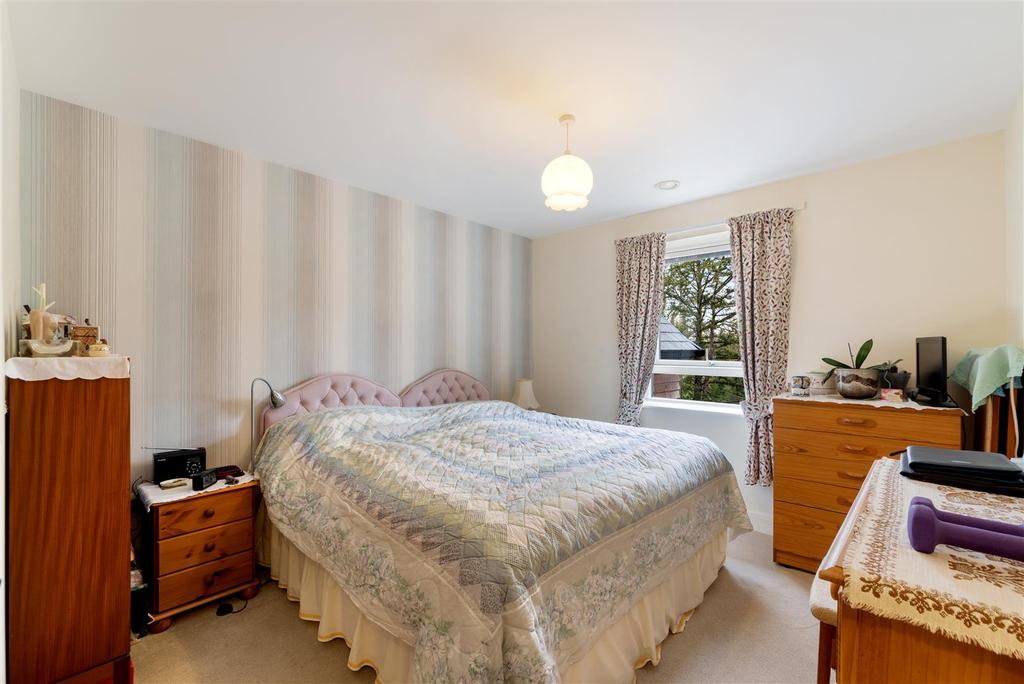 Bedroom 1.jpg