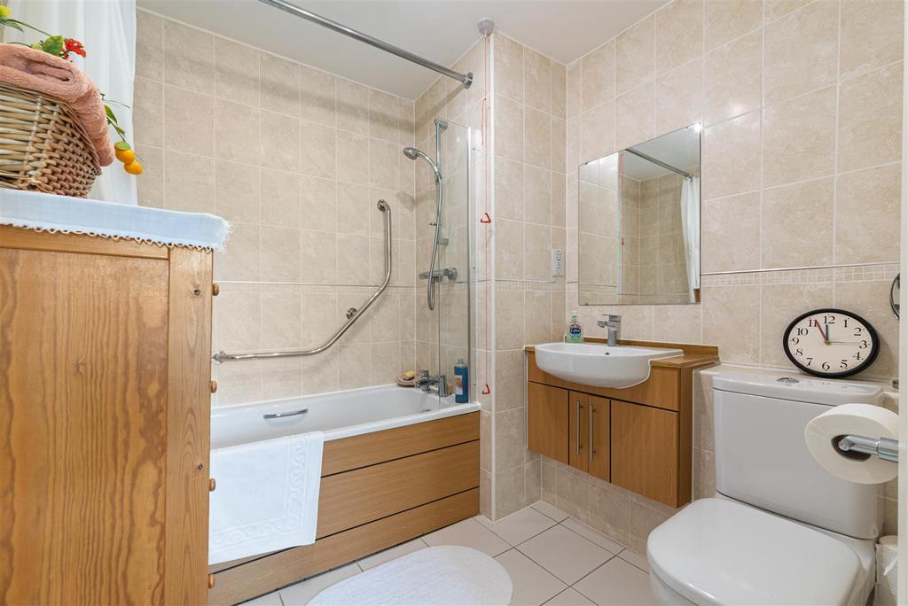 Bathroom.jpg