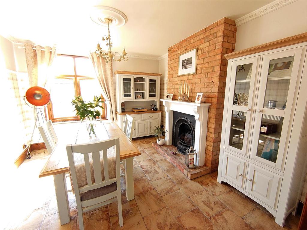 Dining Room.jpg