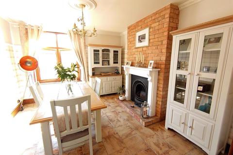 8 Arden Road, Bulkington, Bedworth, CV12 9JJ