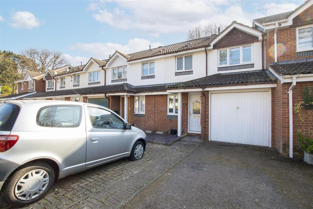 Friends Avenue, Cheshunt, Waltham Cross 3 bed house £1,450 pcm (£335 pw)