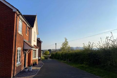 4 Callows Orchard, Rushwick, Worcester, WR2 5GU