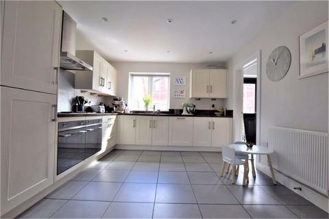 4 Callows Orchard, Rushwick, Worcester, WR2 5GU