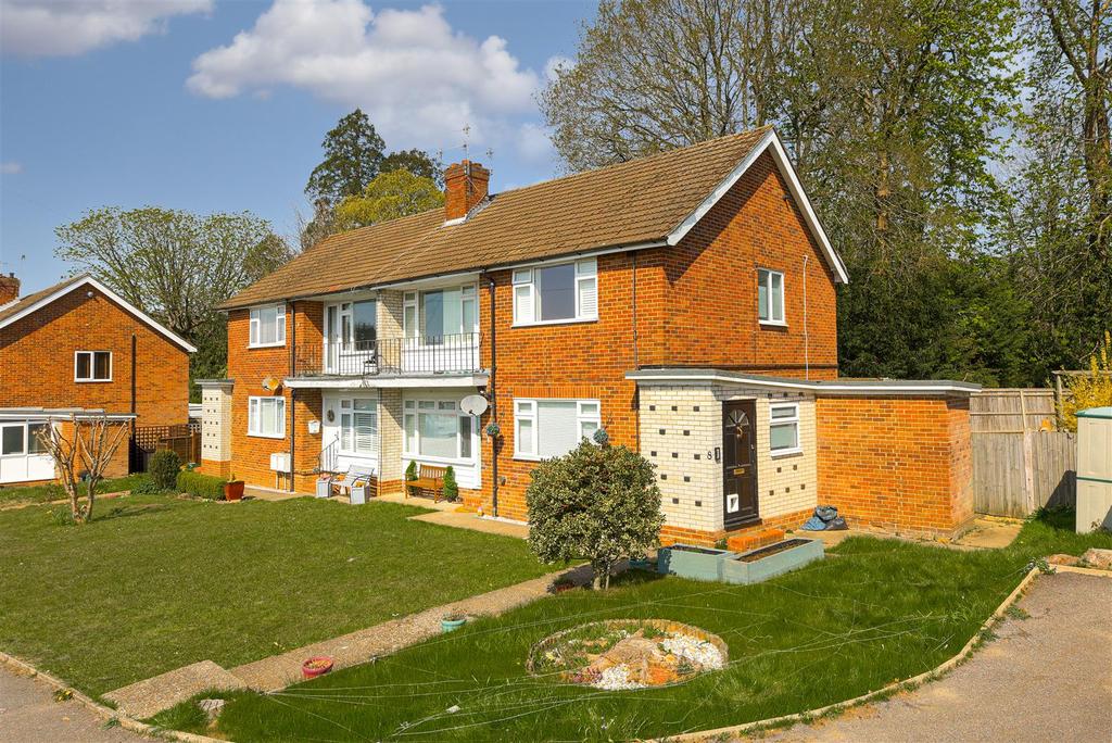 Holcon Court, Redhill 2 bed £275,000
