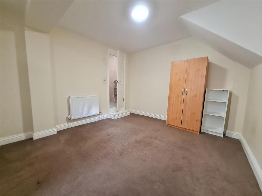 London Road, West Thurrock Studio £750 pcm (£173 pw)