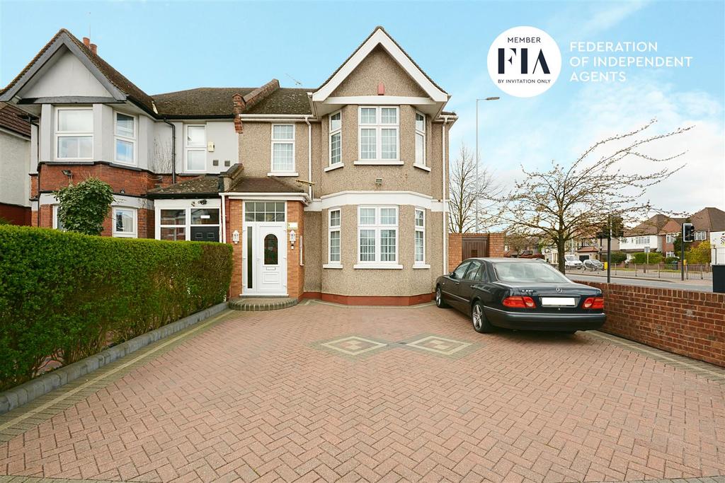 Thornbury Road, Isleworth 4 bed semidetached house £850,000