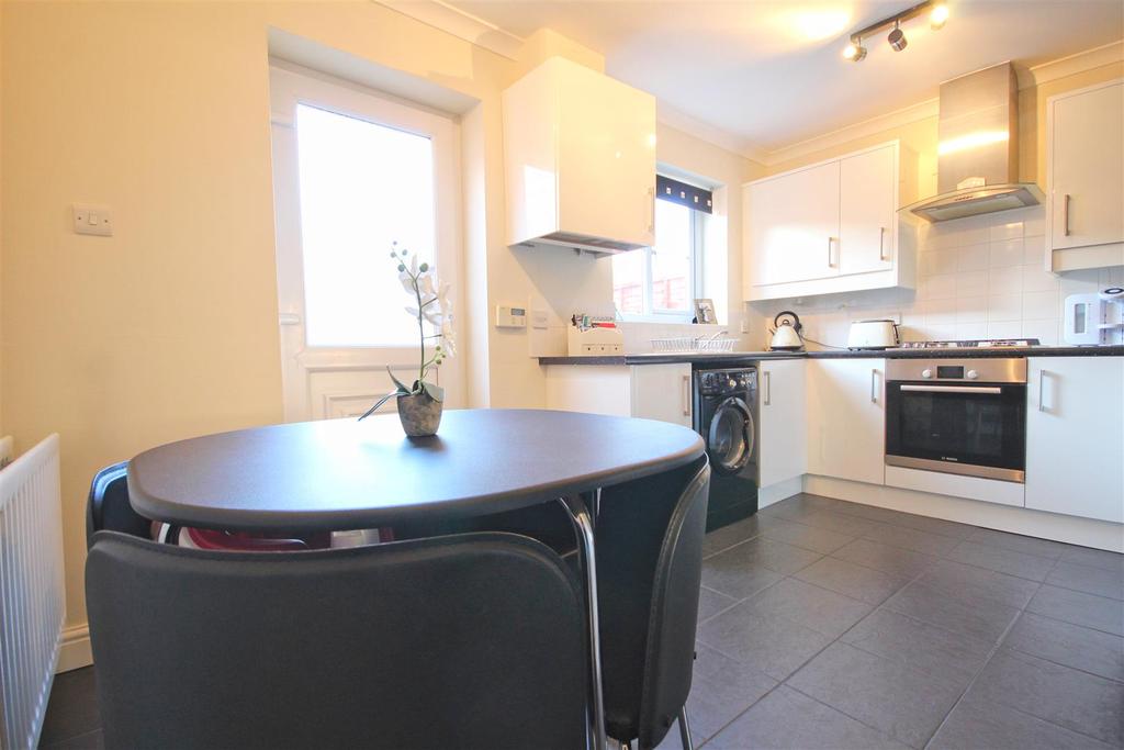 Butterfly Meadows, Molescroft, Beverley 3 bed house £725 pcm (£167 pw)