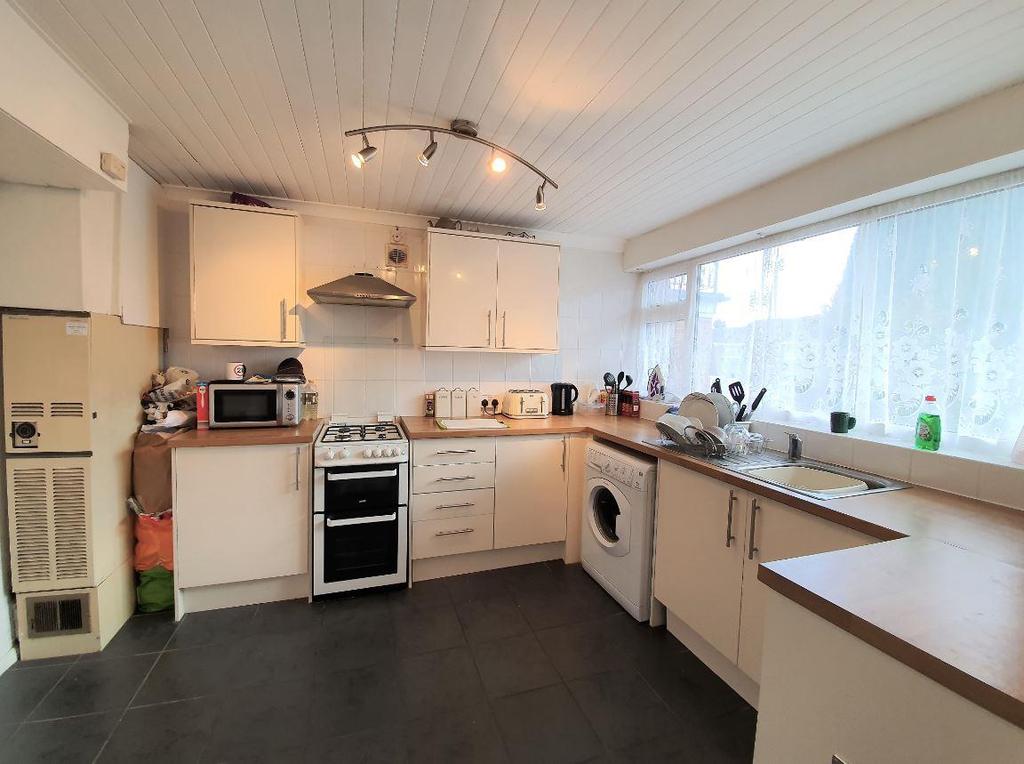 18 Annbrook Road kitchen.jpg