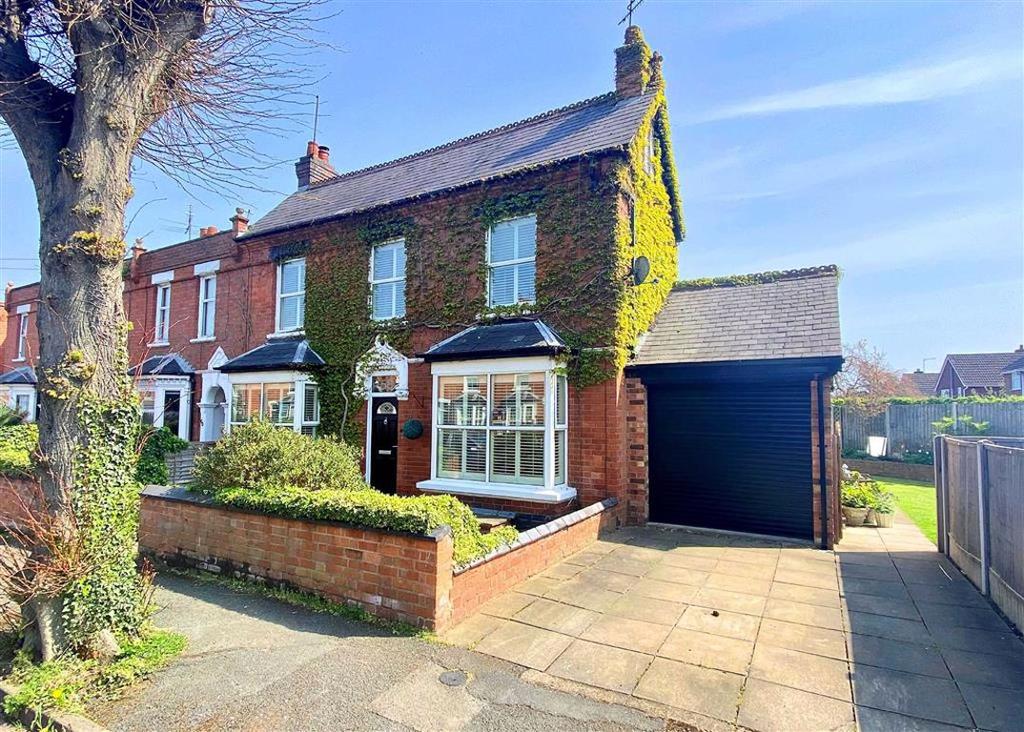 Foley Road, Worcester 3 bed end of terrace house £410,000