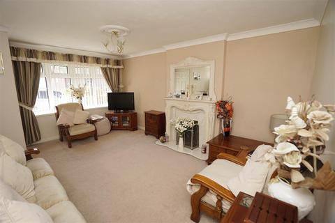 13 Cheviot Close, Horwich, Bolton, BL6 7DF
