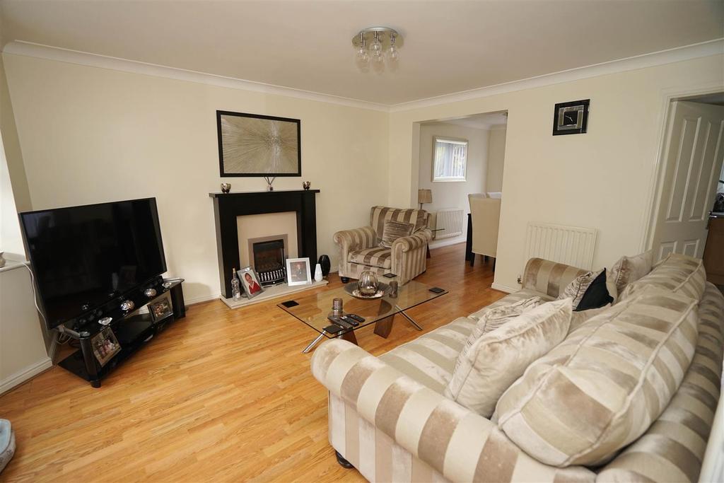 Abbeylea Drive, Westhoughton 4 bed detached house £280,000