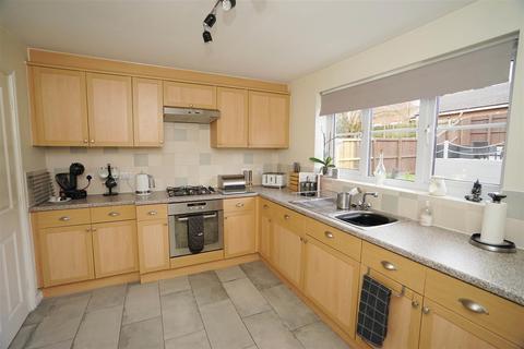 19 Abbeylea Drive, Westhoughton, Bolton, BL5 3ZD