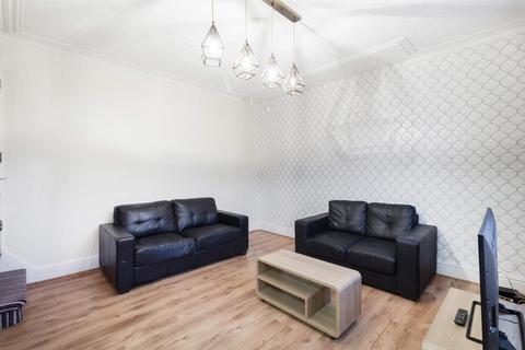 48 Beechwood Mount, Leeds, LS4 2NQ