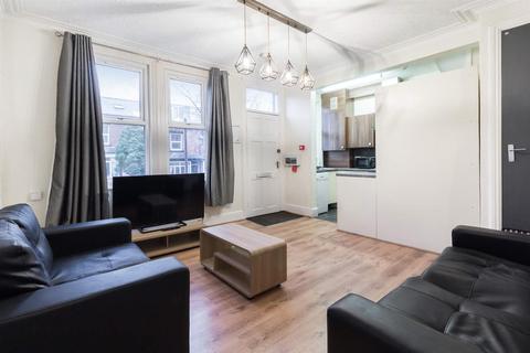 48 Beechwood Mount, Leeds, LS4 2NQ