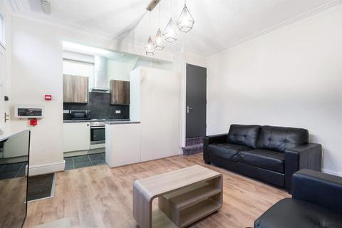 48 Beechwood Mount, Leeds, LS4 2NQ