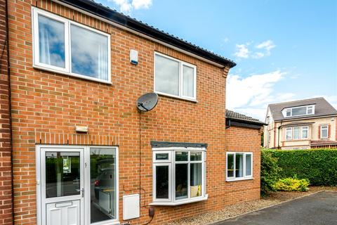 67 Estcourt Terrace, Leeds, LS6 3EY