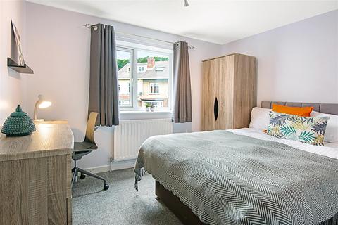 67 Estcourt Terrace, Leeds, LS6 3EY