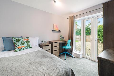 67 Estcourt Terrace, Leeds, LS6 3EY