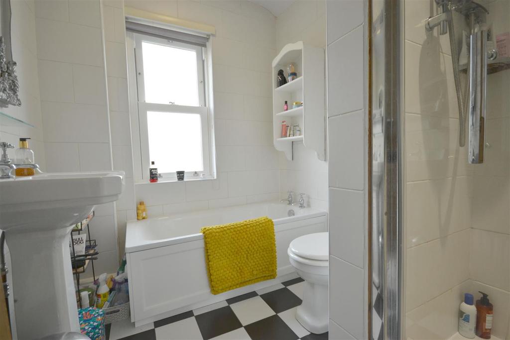 Bathroom suite