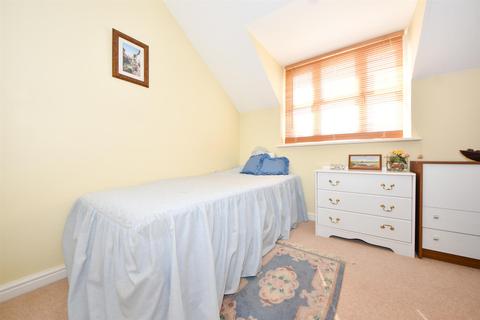 19 Birch End, Warwick, CV34 5GQ