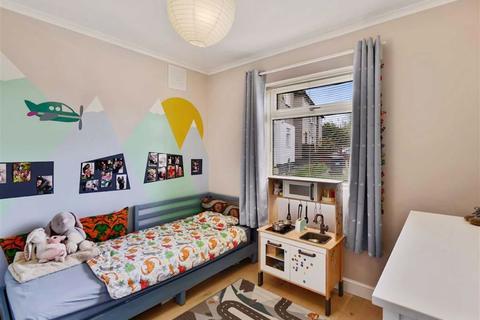 108 Moremead Road, London, SE6 3LT