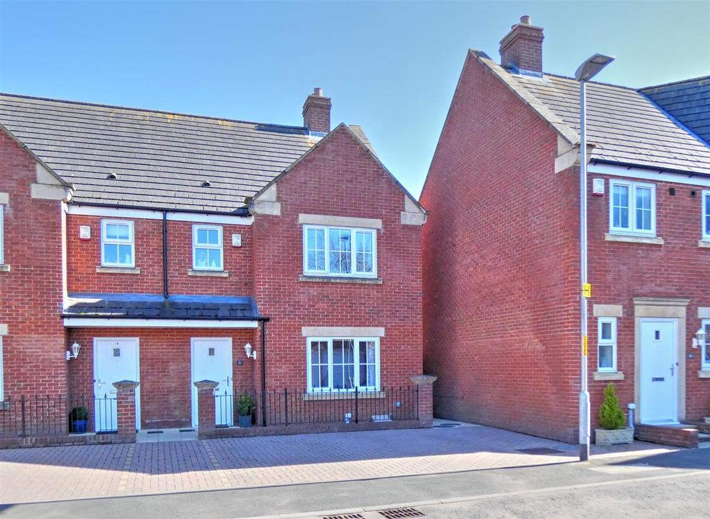 Turner Square, Morpeth 3 bed semidetached house £205,000