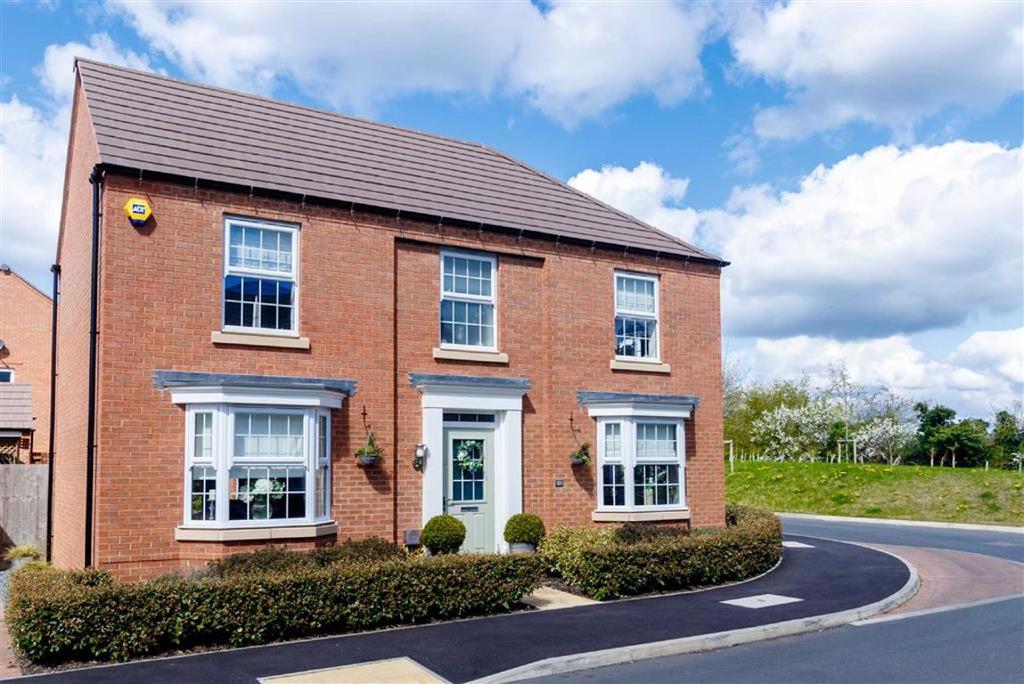 Damson Drive, Barrow Upon Soar, LE12 4 bed detached house £445,000