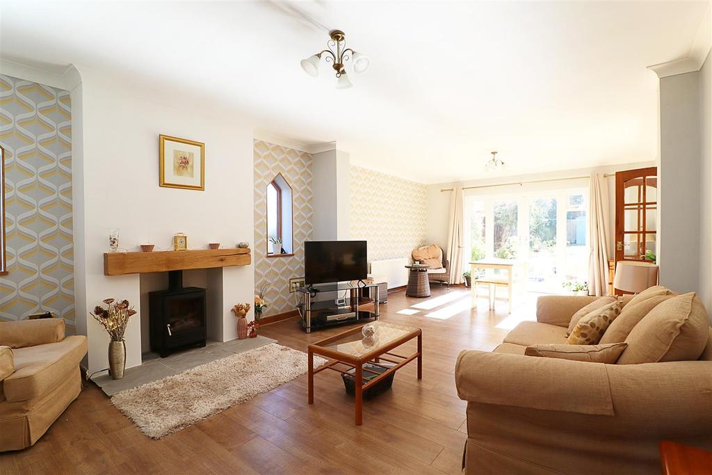 Beverley Road, South Cave, Brough 4 bed detached bungalow £335,000