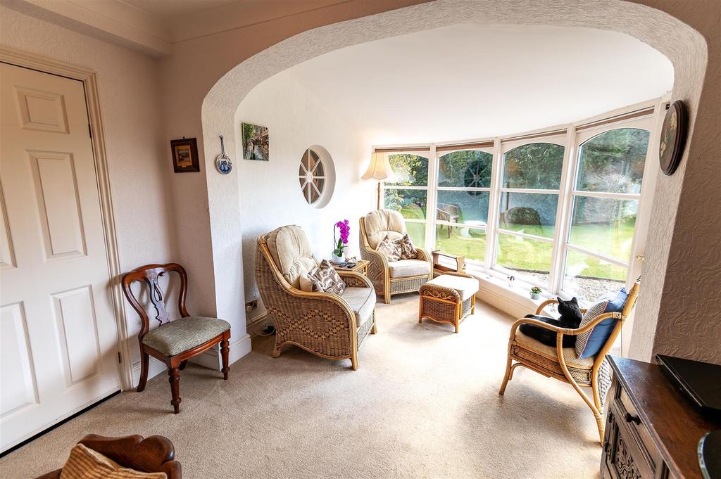 Sun room 2.jpeg