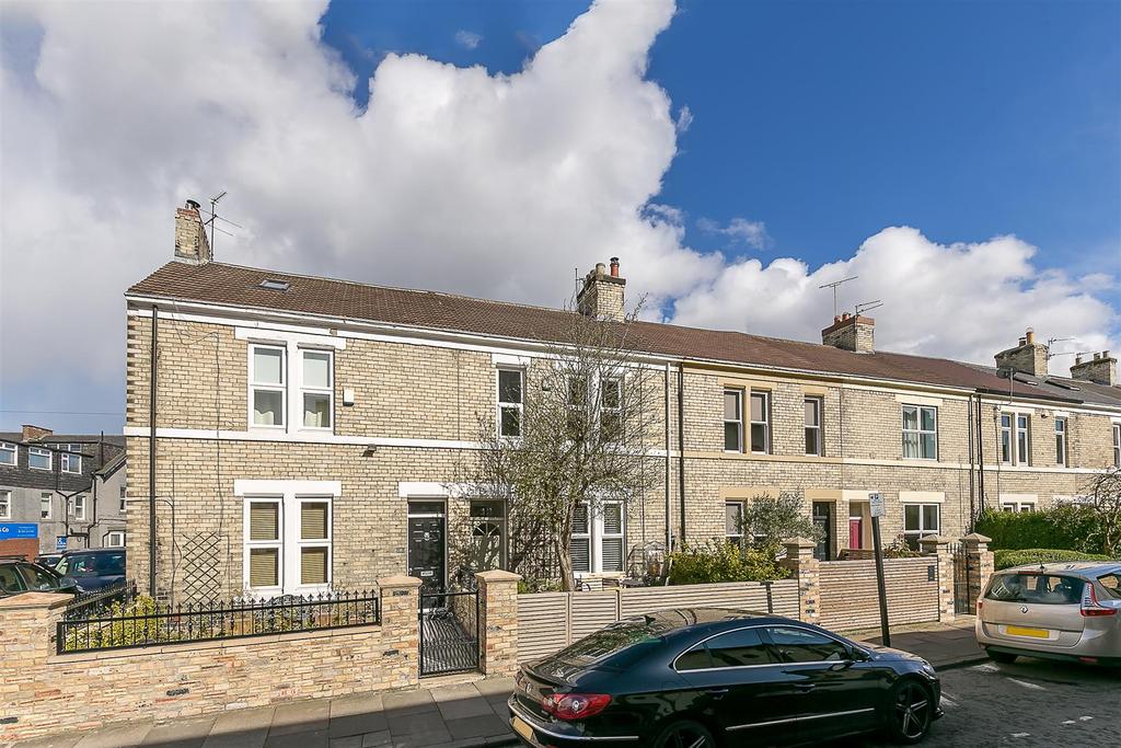 Elsdon Road, Gosforth, Newcastle upon Tyne 2 bed terraced house £290,000