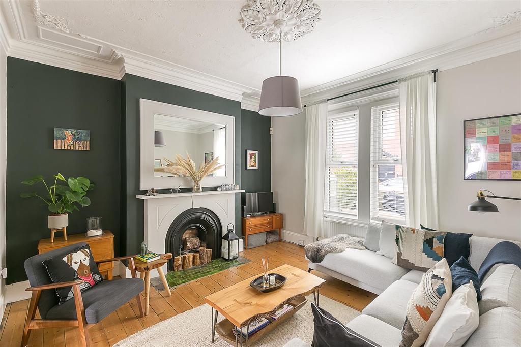 Elsdon Road, Gosforth, Newcastle upon Tyne 2 bed terraced house £290,000