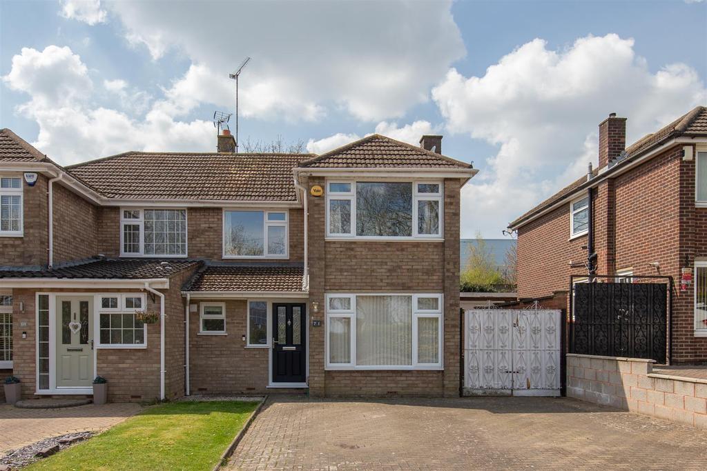 Ridgeway Avenue, Dunstable 3 bed semidetached house £340,000
