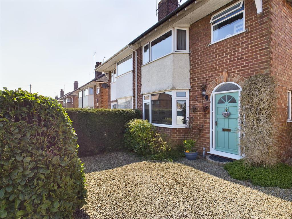 Manorfield Avenue, Driffield 3 bed semidetached house £175,000