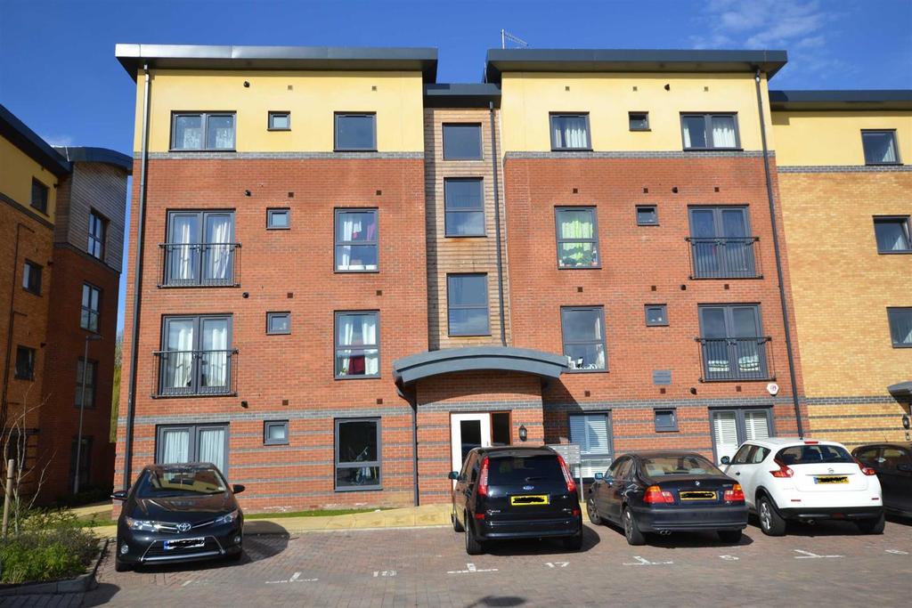 Pratchett Court, 2 Raven Close, Watford 1 bed apartment £250,000