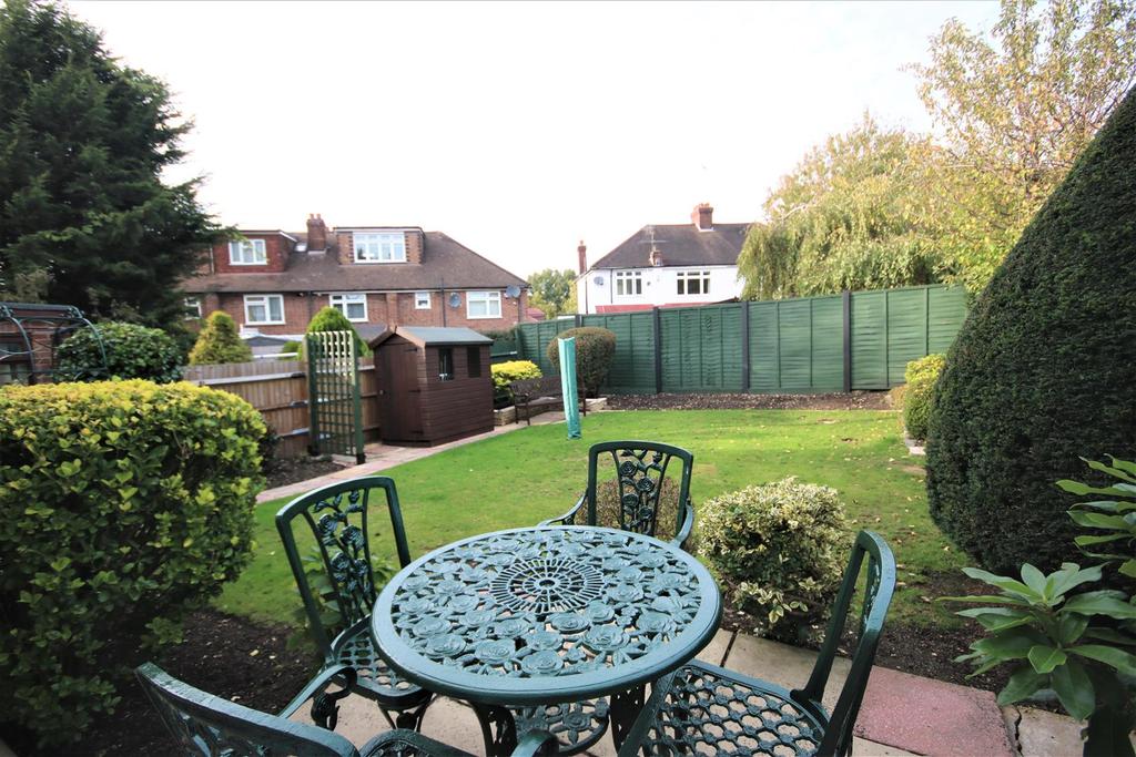 Ashurst Road, Cockfosters, EN4 3 bed semidetached house £750,000