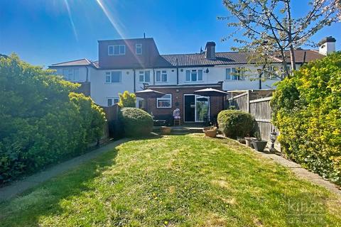 59 Melbourne Way, Enfield, EN1 1XG