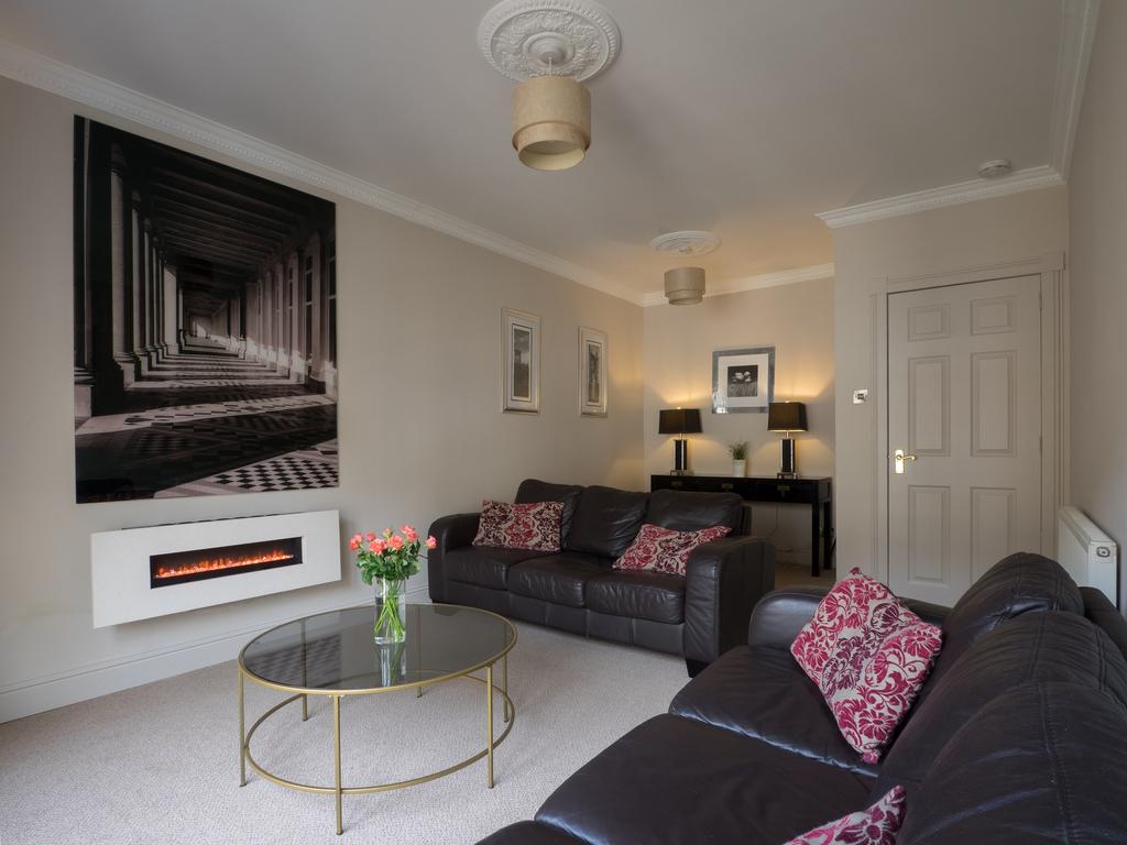 Blackwood Crescent Edinburgh EH9 1QY United Kingdom 2 bed flat £1,350