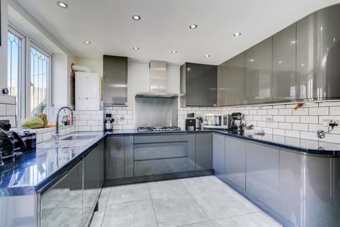 22 Langdale Gardens, Perivale, Greenford, UB6 8DG