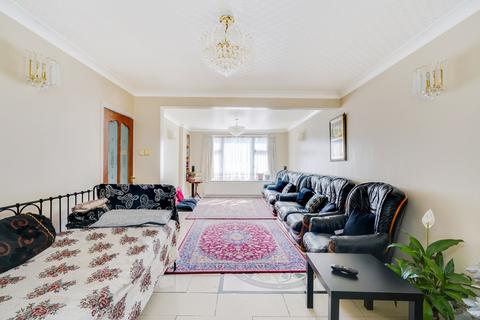 22 Langdale Gardens, Perivale, Greenford, UB6 8DG