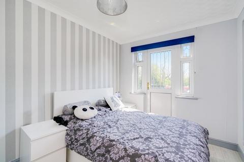 22 Langdale Gardens, Perivale, Greenford, UB6 8DG